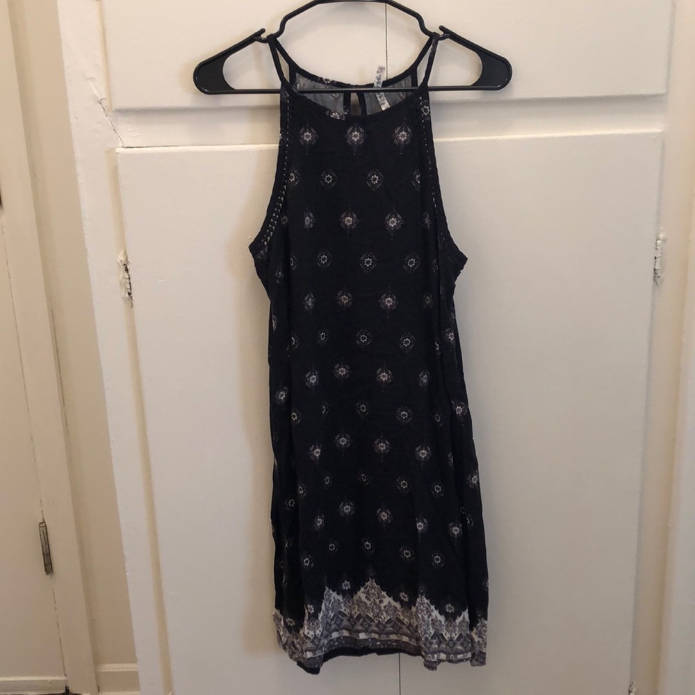 Sleeveless Black and White Dress